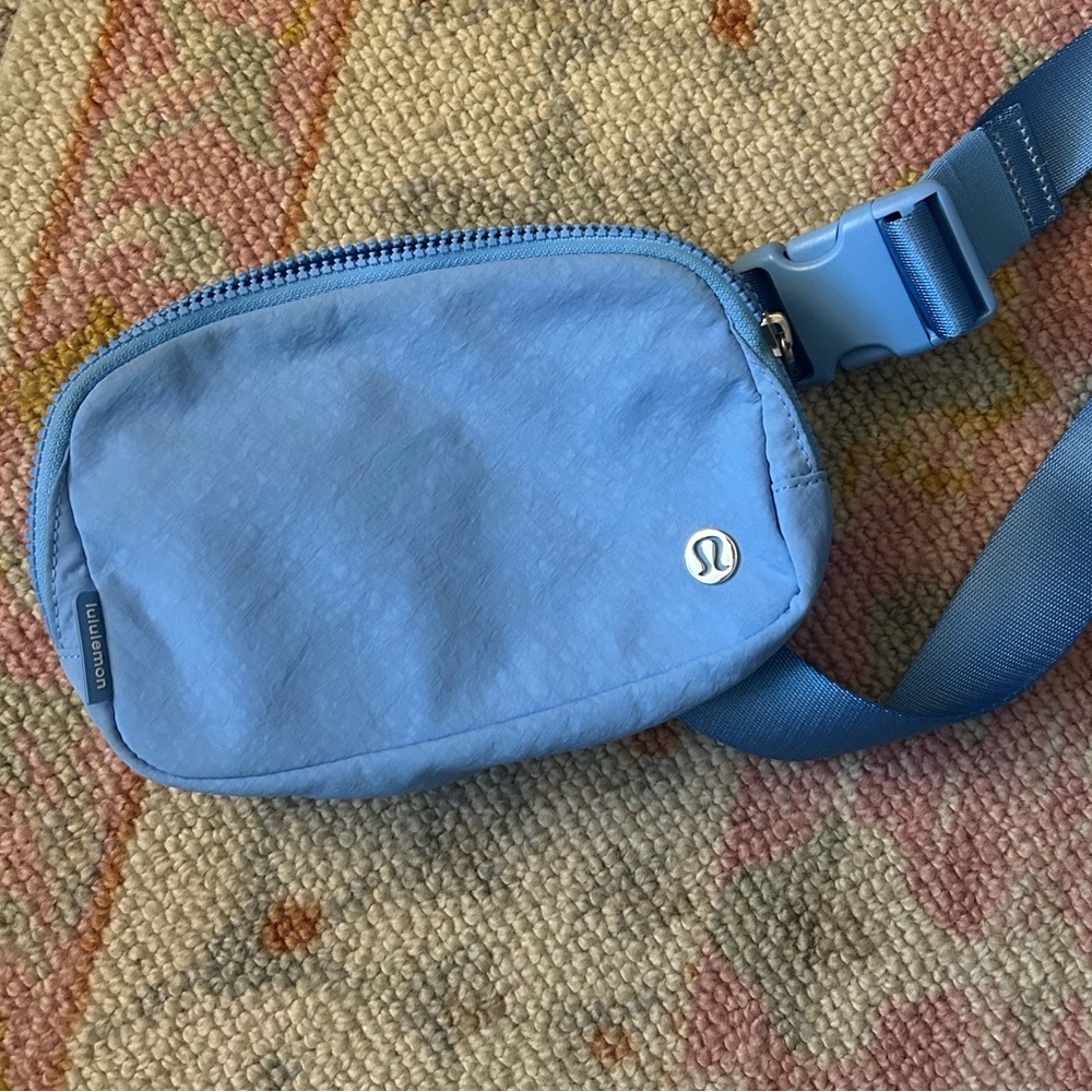 lululemon Everywhere Belt Bag 1L